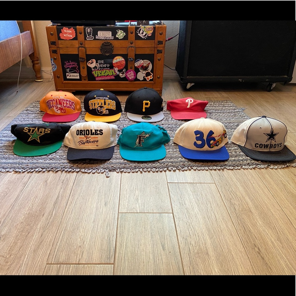 Vintage SnapBack Lot (One NewEra fitted)